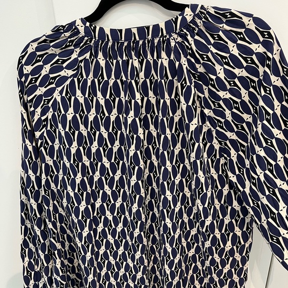 NWOT Yerse long sleeve blouse with gathered neck & sleeves. - Picture 2 of 10